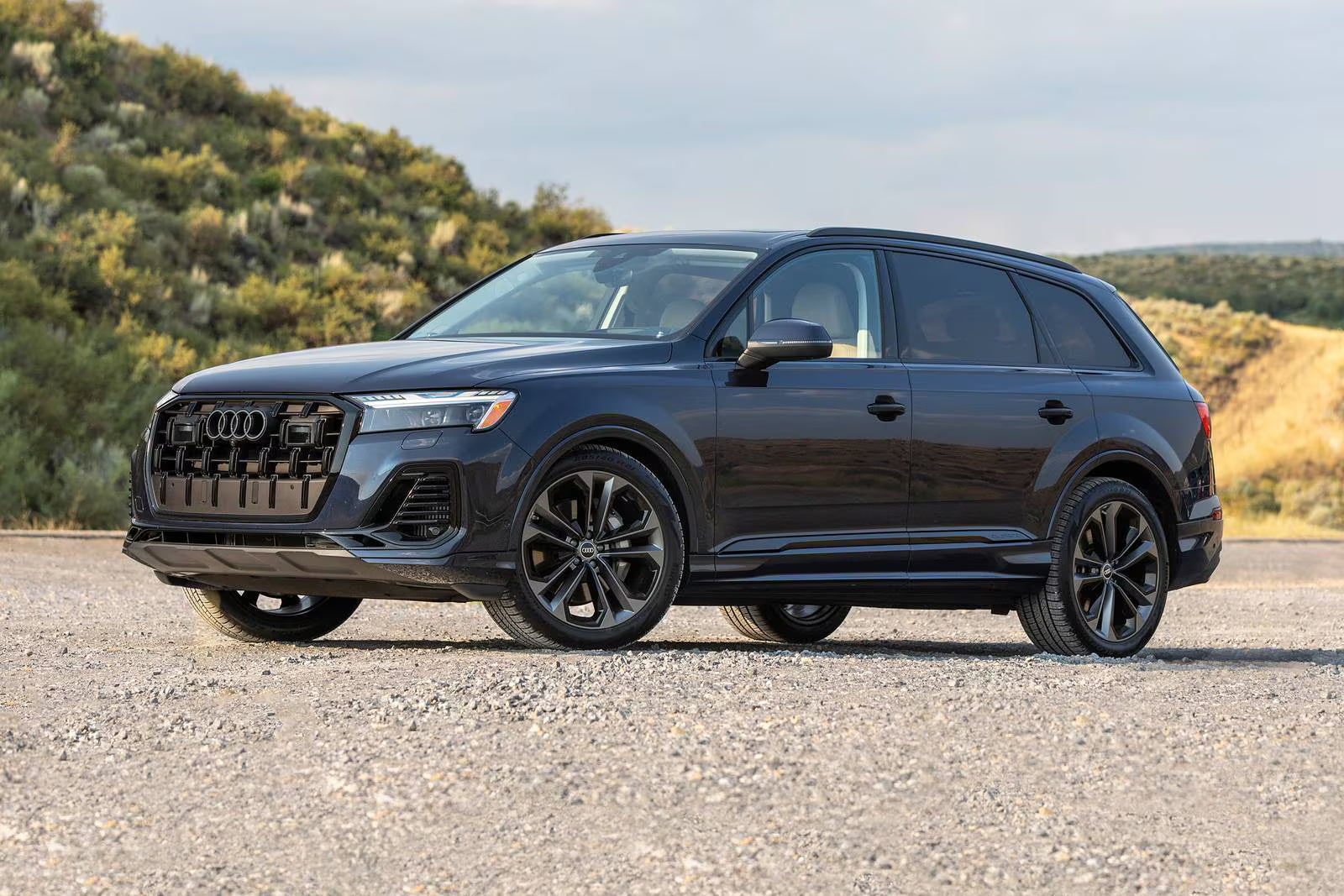 Audi Q7 (2017-2026): Trims, Features, and Must-Have Accessories to Enhance Style and Functionality
